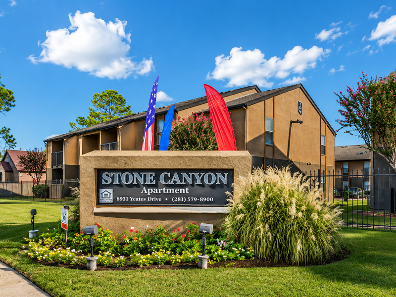 Stone Canyon Apartments